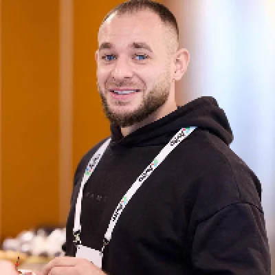 Дмитрий Бобряшов