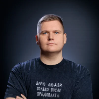 Денис Максимов